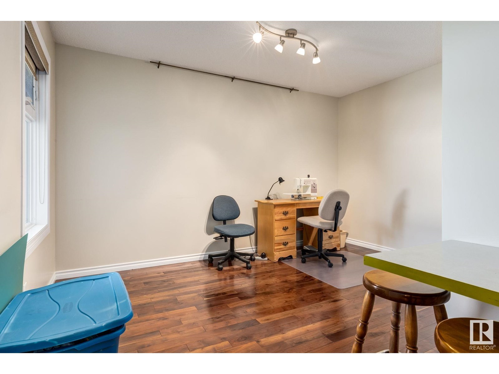 Property at 1522 54 ST NW image 3
