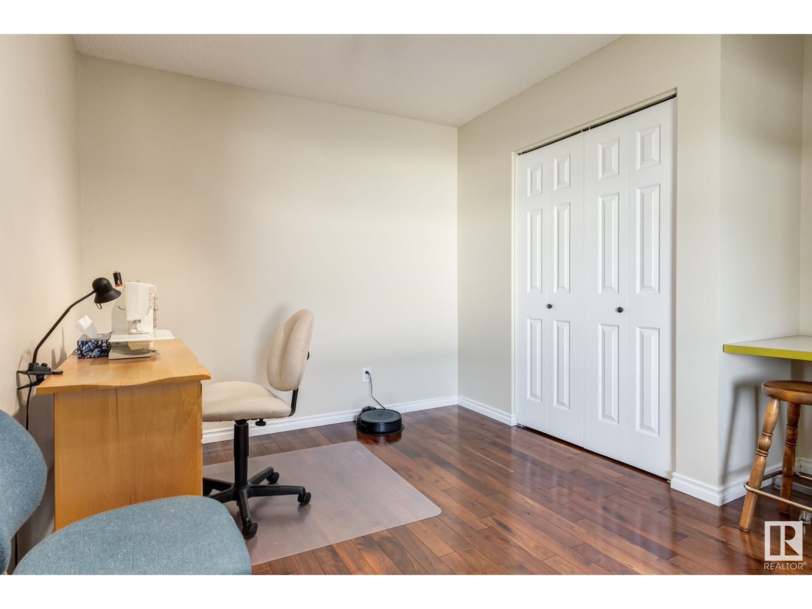 Property at 1522 54 ST NW image 4