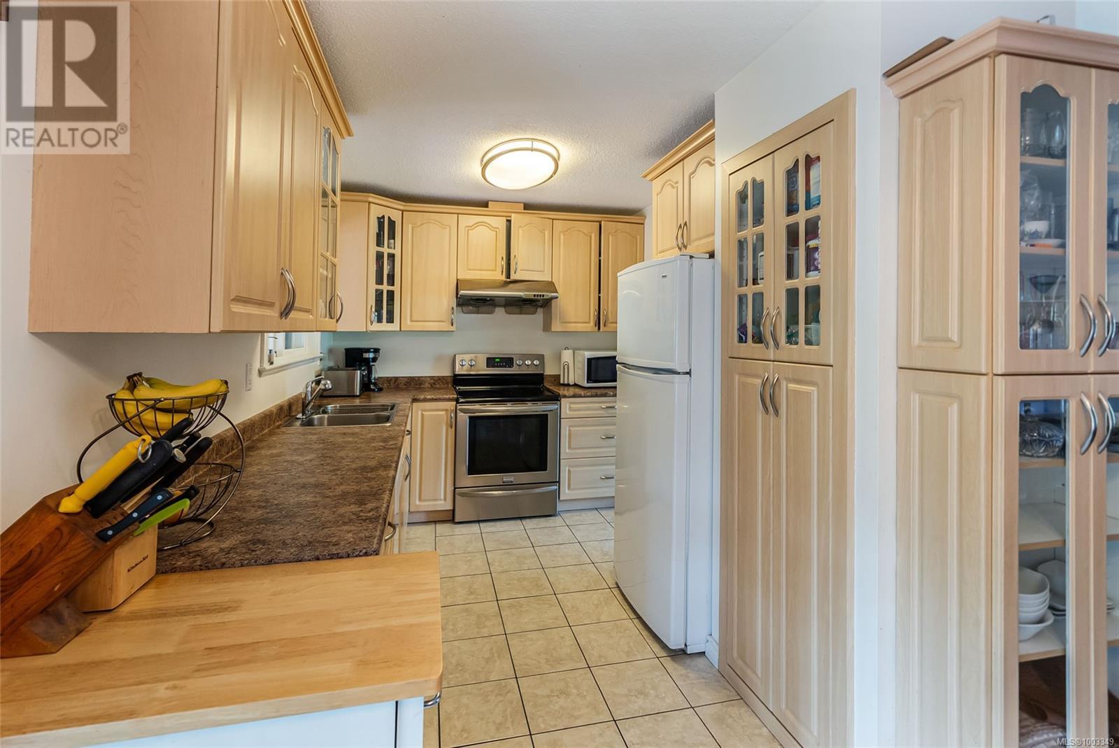 Property at 186 Acacia Ave image 2