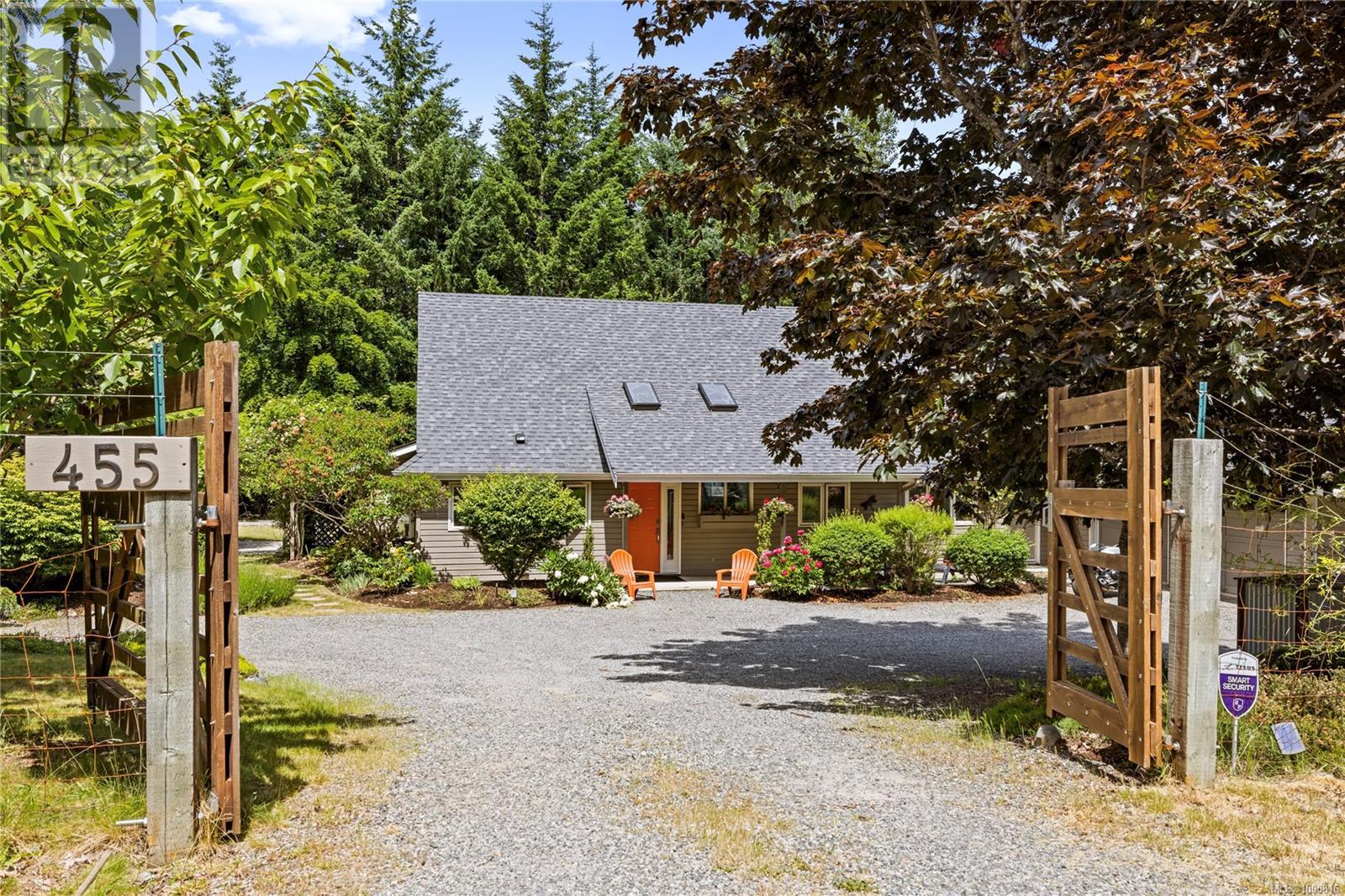 455 First Ave W, Qualicum Beach, British Columbia