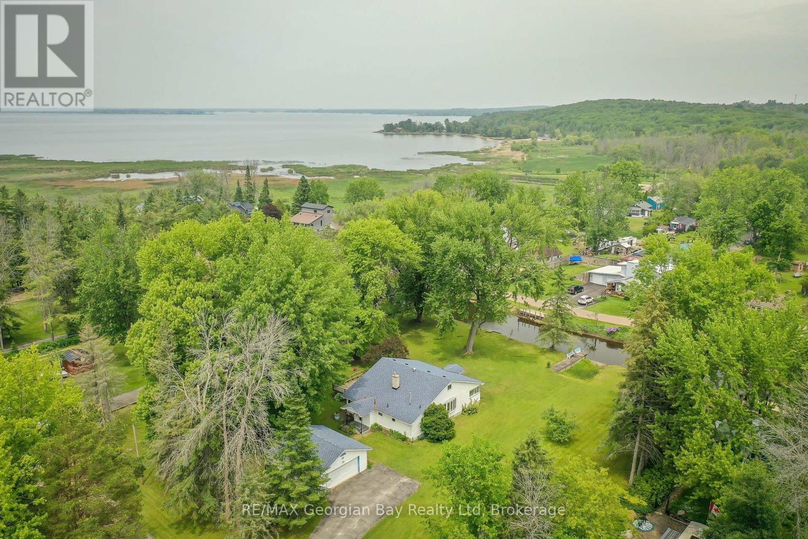 31 Hearthstone Drive, Tay, Ontario L0K 2C0 - Photo 4 - S12210519