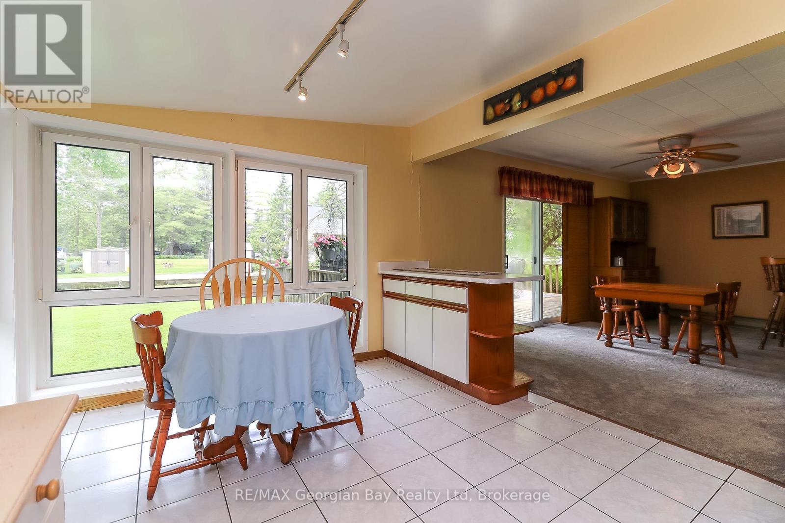 31 Hearthstone Drive, Tay, Ontario L0K 2C0 - Photo 7 - S12210519