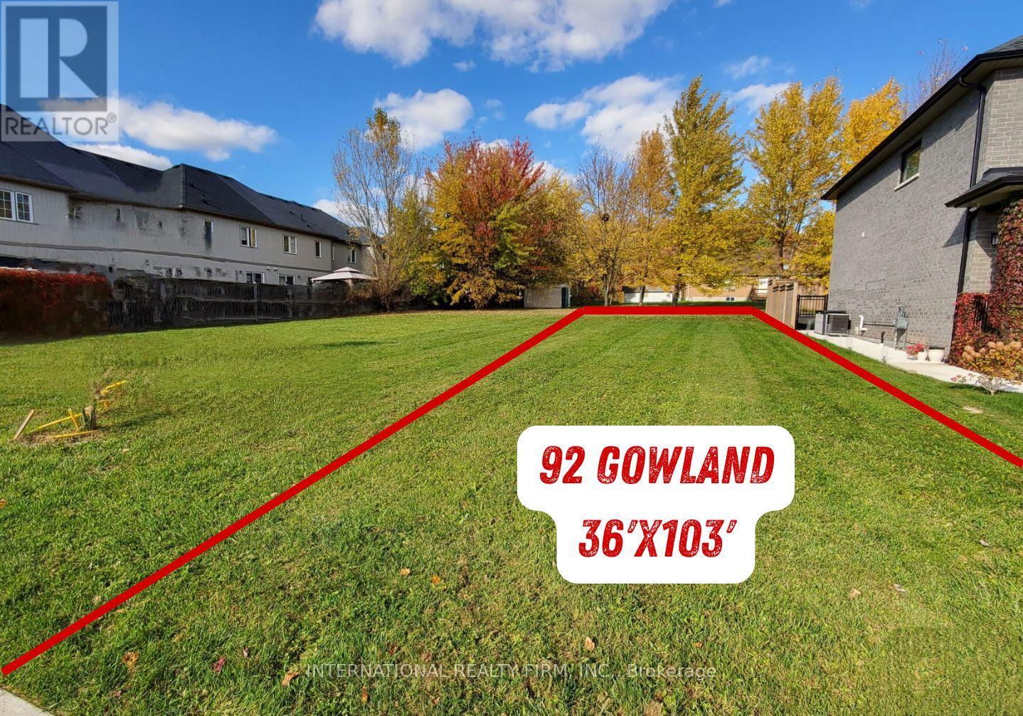 92 GOWLAND DRIVE, Hamilton, Ontario