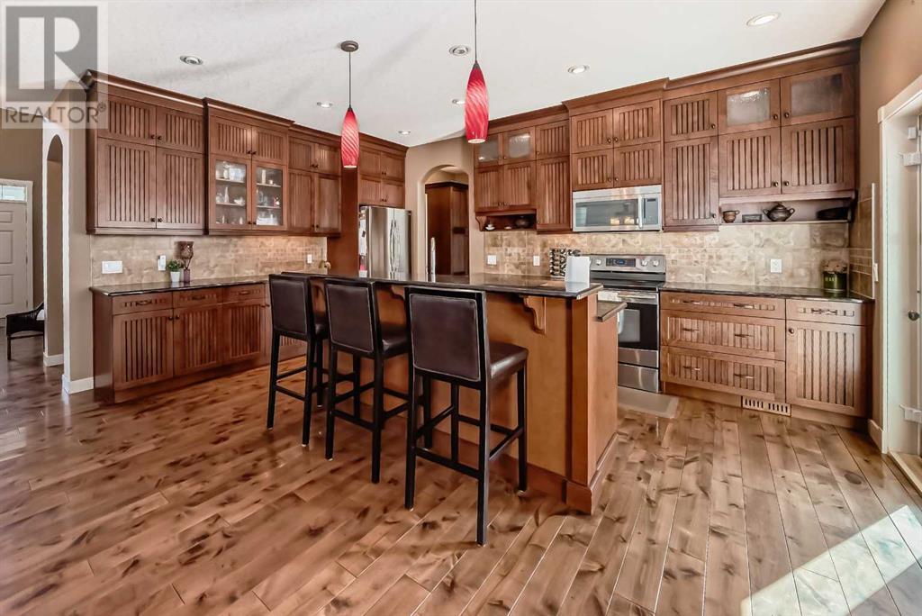 Property at 135 Ridge View Green image 4