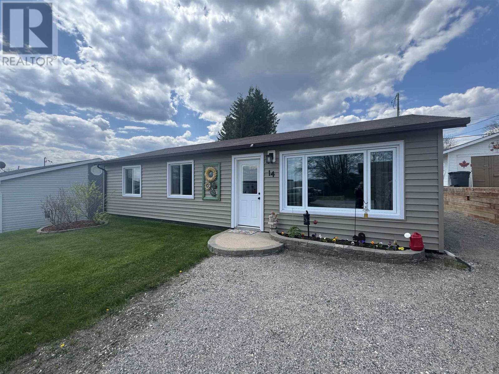 14 Flicker Ave, Manitouwadge, Ontario  P0T 2C0 - Photo 23 - TB251433