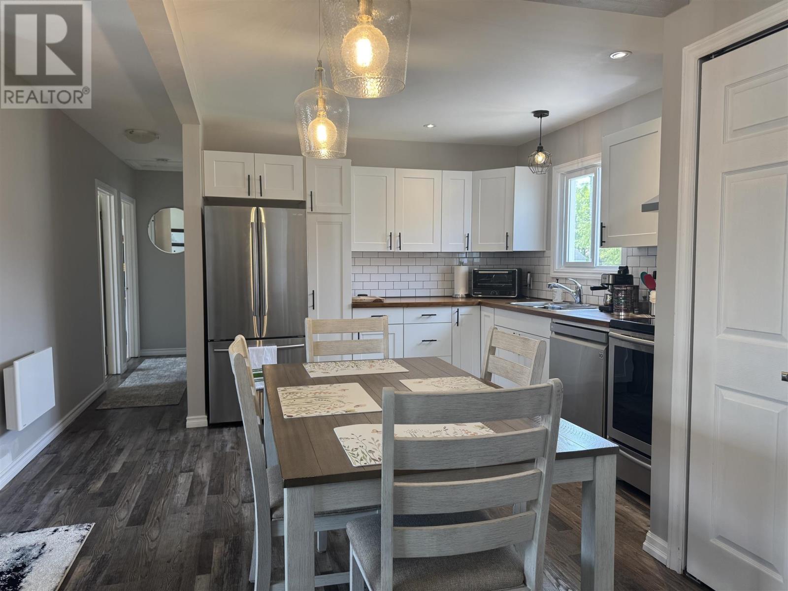 14 Flicker Ave, Manitouwadge, Ontario  P0T 2C0 - Photo 9 - TB251433