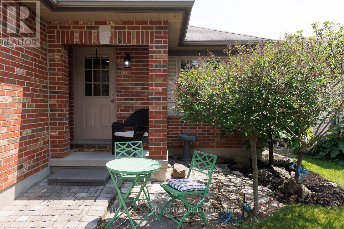 36 - 59 Pennybrook Crescent, London North (North B), Ontario  N5X 4C3 - Photo 2 - X12219213