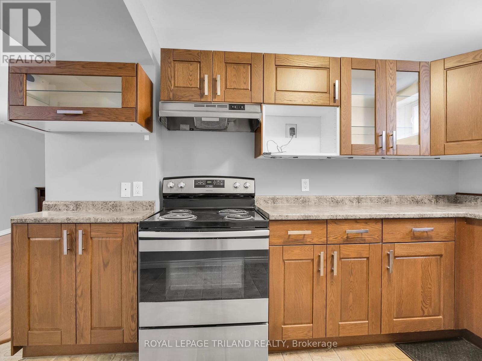 2 - 35 Miles Street, London East (East F), Ontario  N5Y 2T7 - Photo 2 - X12219351