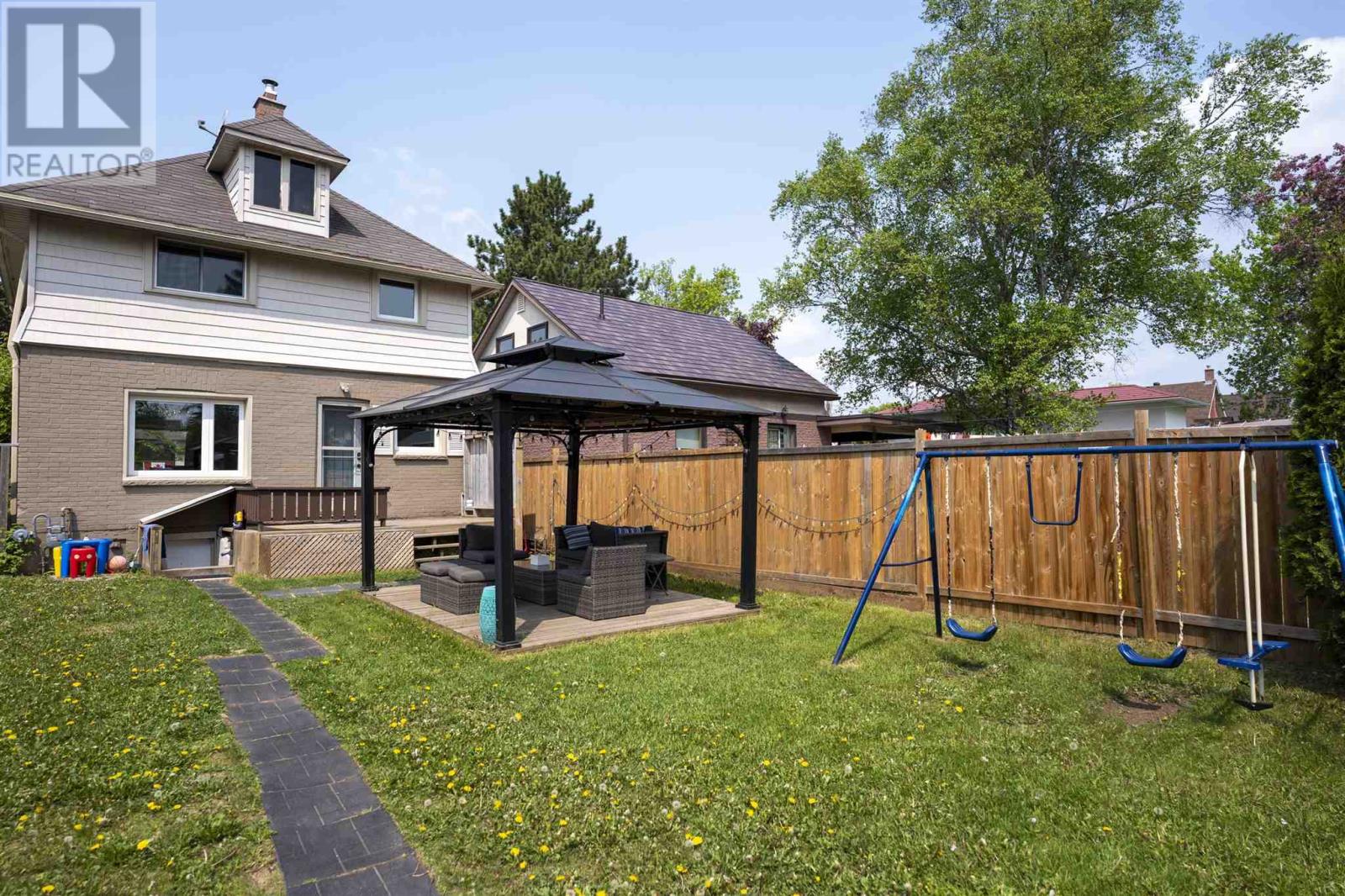 Property at 257 College ST image 2