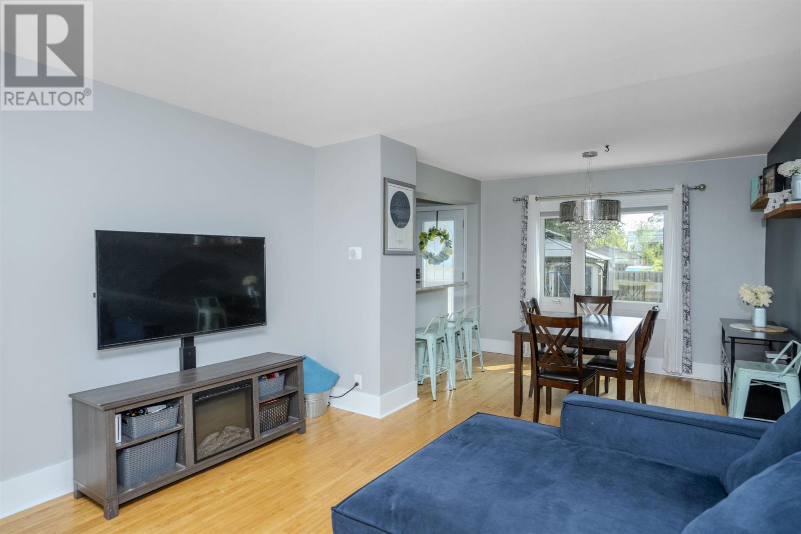 Property at 257 College ST image 3