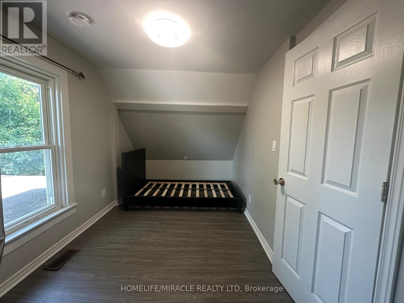 4699 Ryerson Crescent, Niagara Falls, Ontario  L2E 1E6 - Photo 18 - X12061139