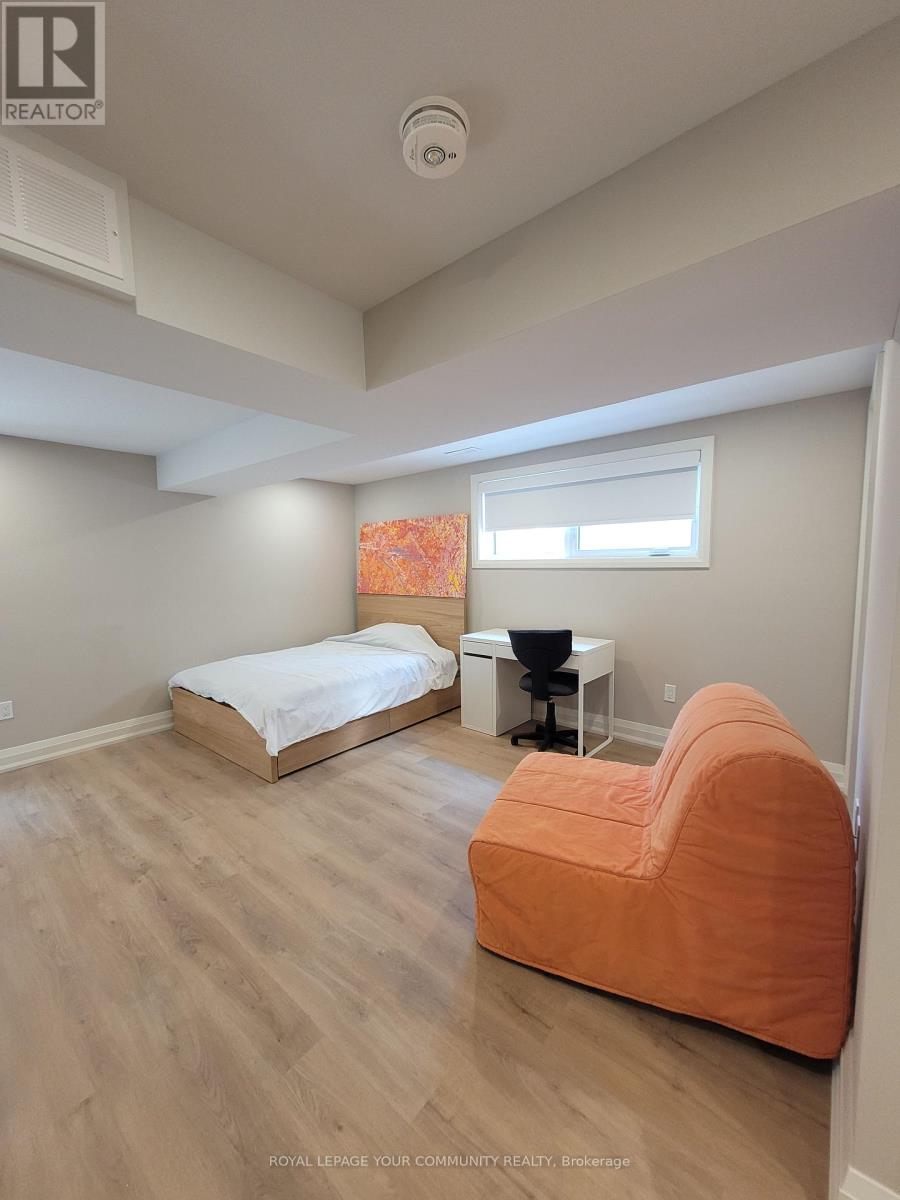 3093 Sir Johns Homestead, Mississauga, Ontario  L5L 2N5 - Photo 3 - W12218413