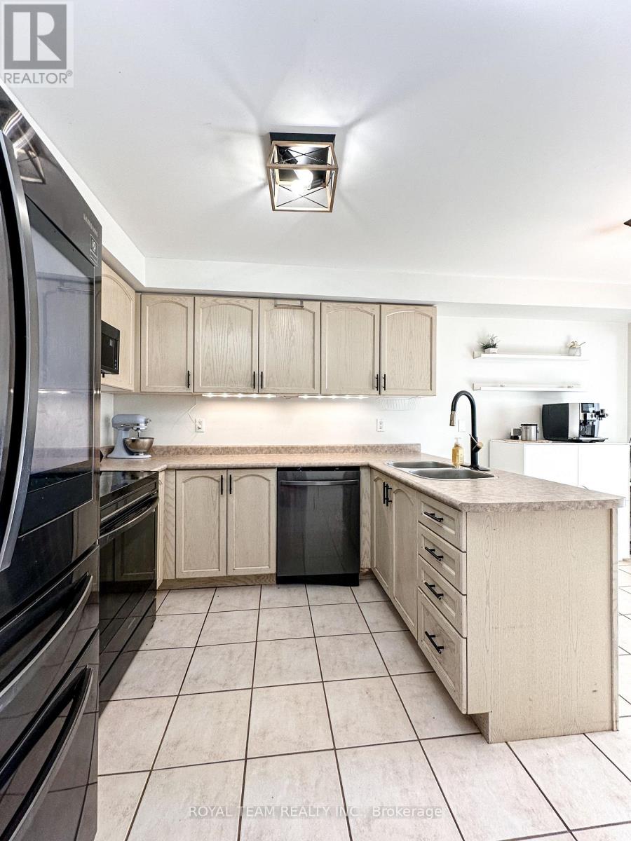 12 Crittenden Drive, Georgina, Ontario  L4P 4E7 - Photo 7 - N12182162