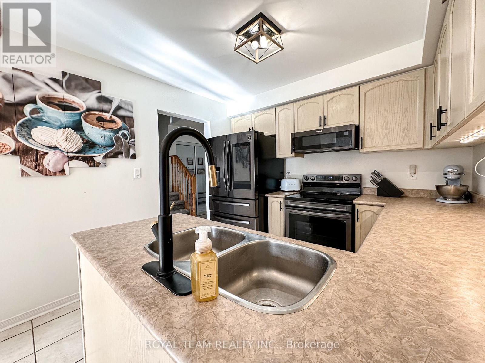12 Crittenden Drive, Georgina, Ontario  L4P 4E7 - Photo 8 - N12182162