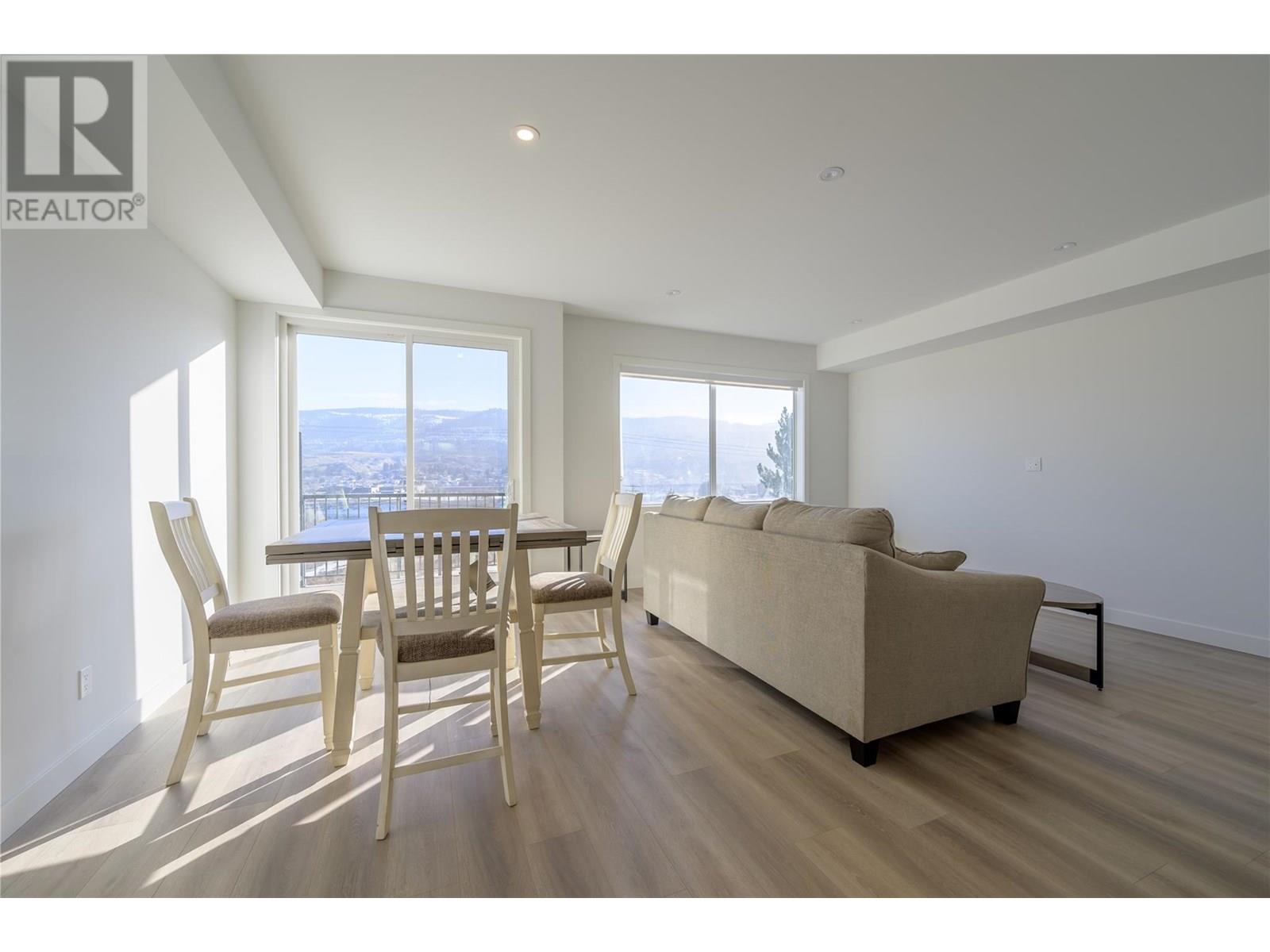 128 River Gate Drive, Kamloops, British Columbia  V2H 0E4 - Photo 6 - 10333050