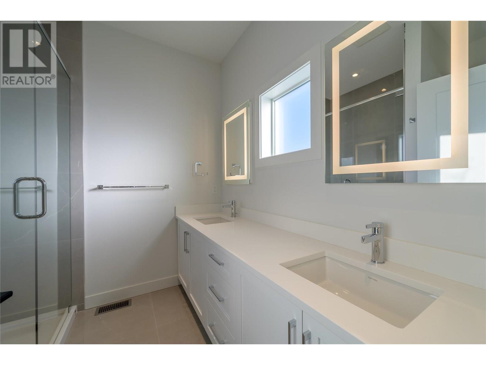 128 River Gate Drive, Kamloops, British Columbia  V2H 0E4 - Photo 12 - 10333050