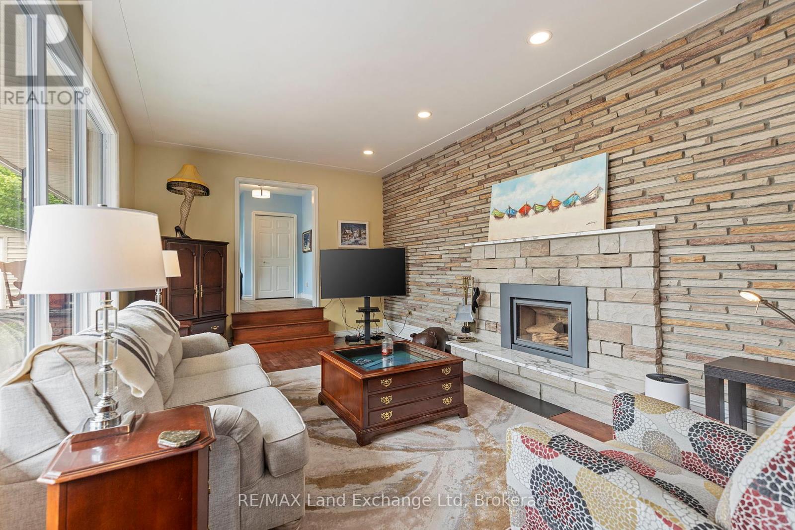 14519 Elginfield Road, Middlesex Centre, Ontario N0M 2J0 - Photo 8 - X12202620