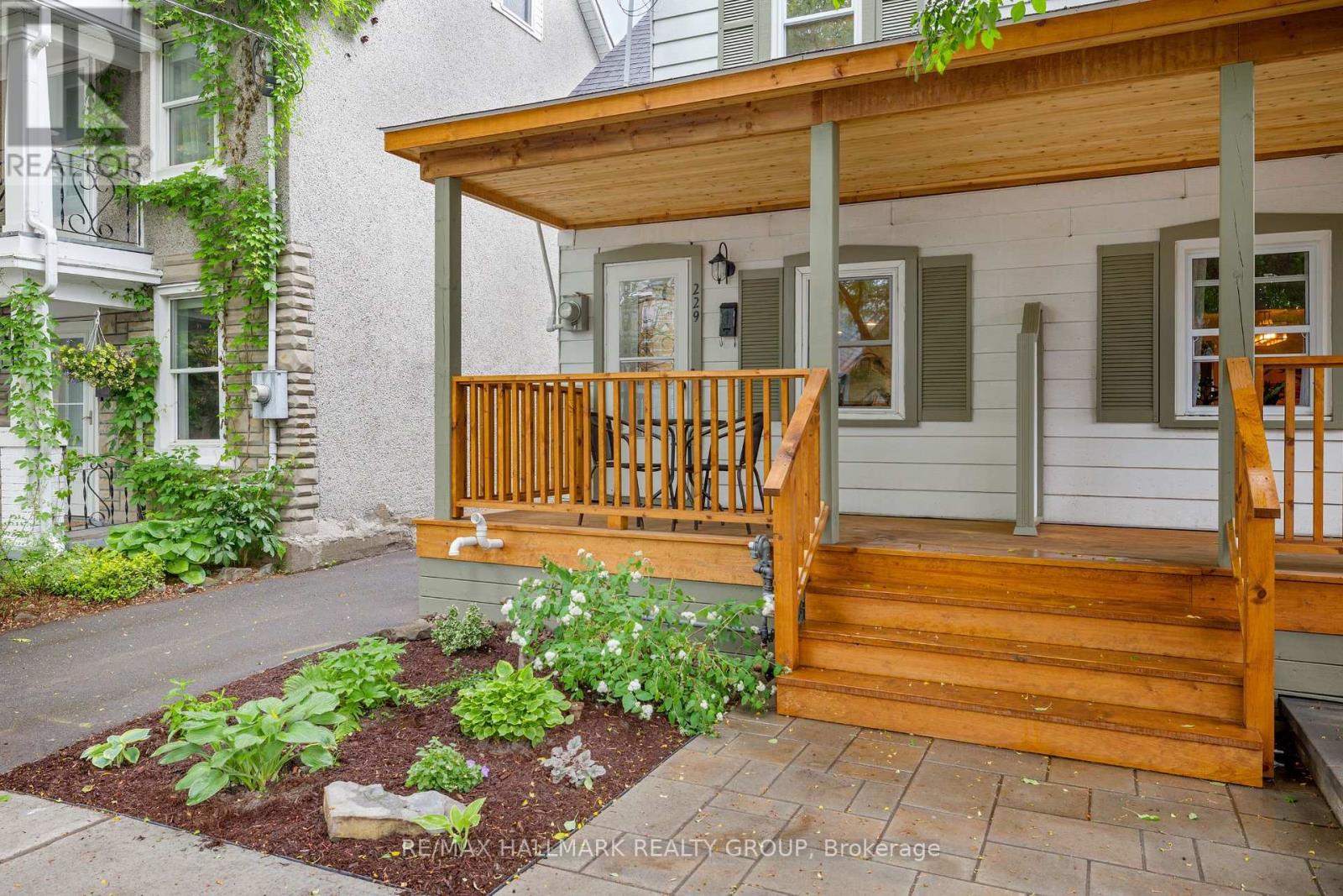 Property at 229 ST ANDREW STREET image 3