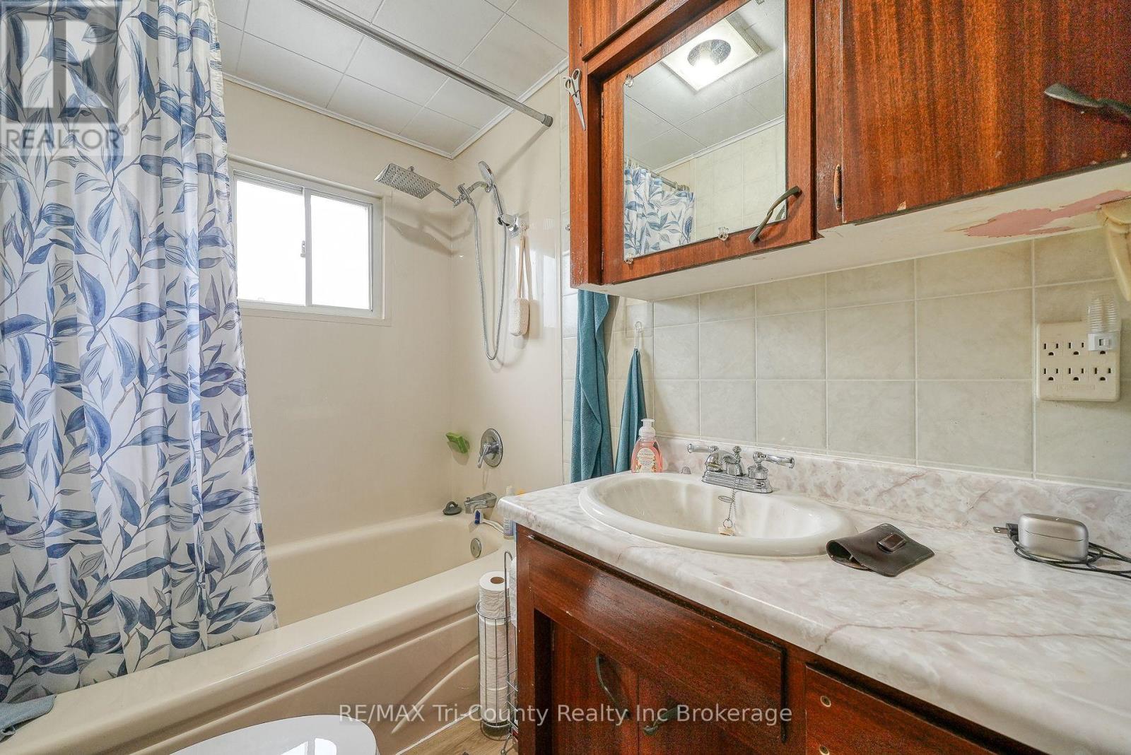 985 Norfolk County 28 Road, Norfolk, Ontario  N0E 1G0 - Photo 26 - X12219361