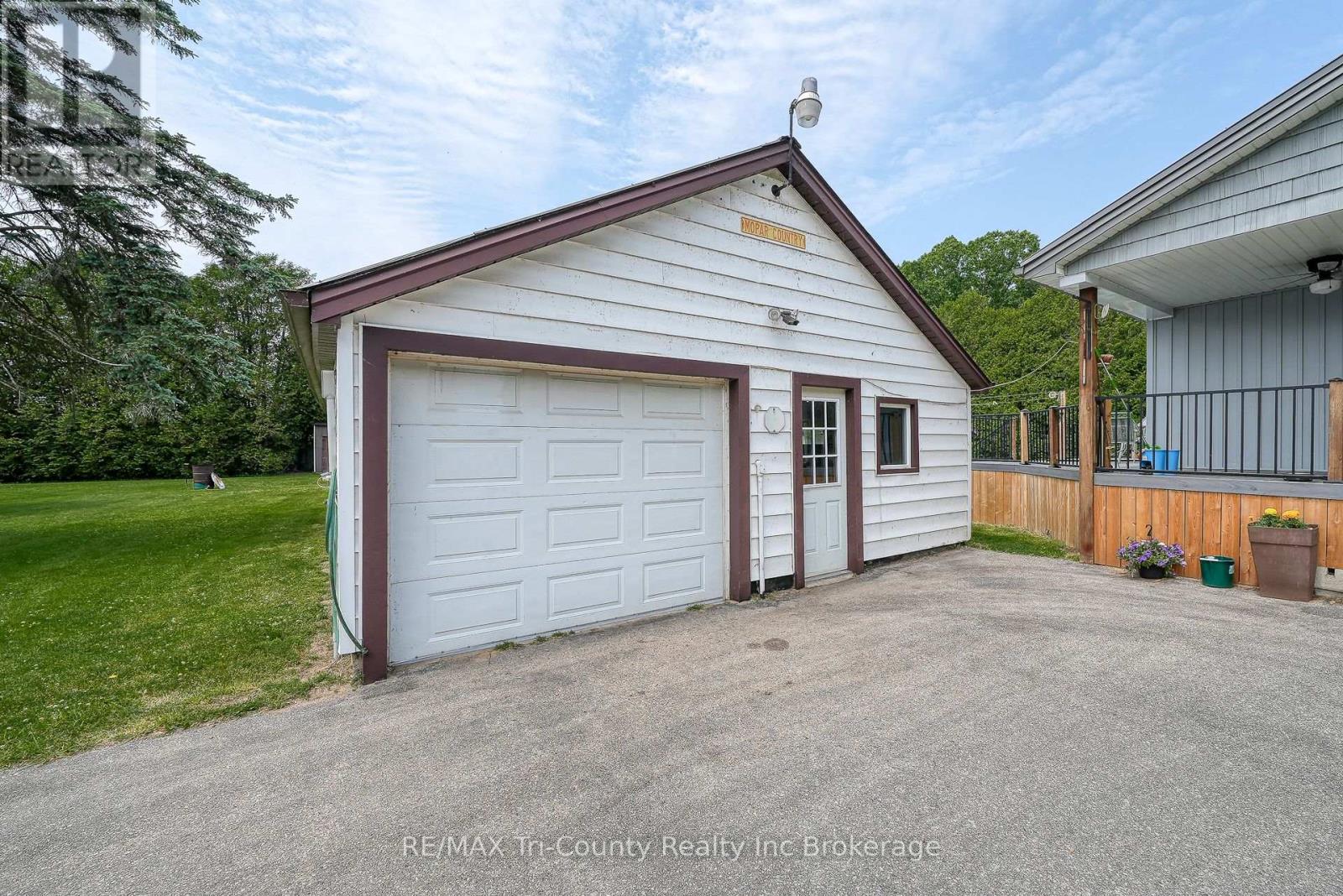 985 Norfolk County 28 Road, Norfolk, Ontario  N0E 1G0 - Photo 8 - X12219361