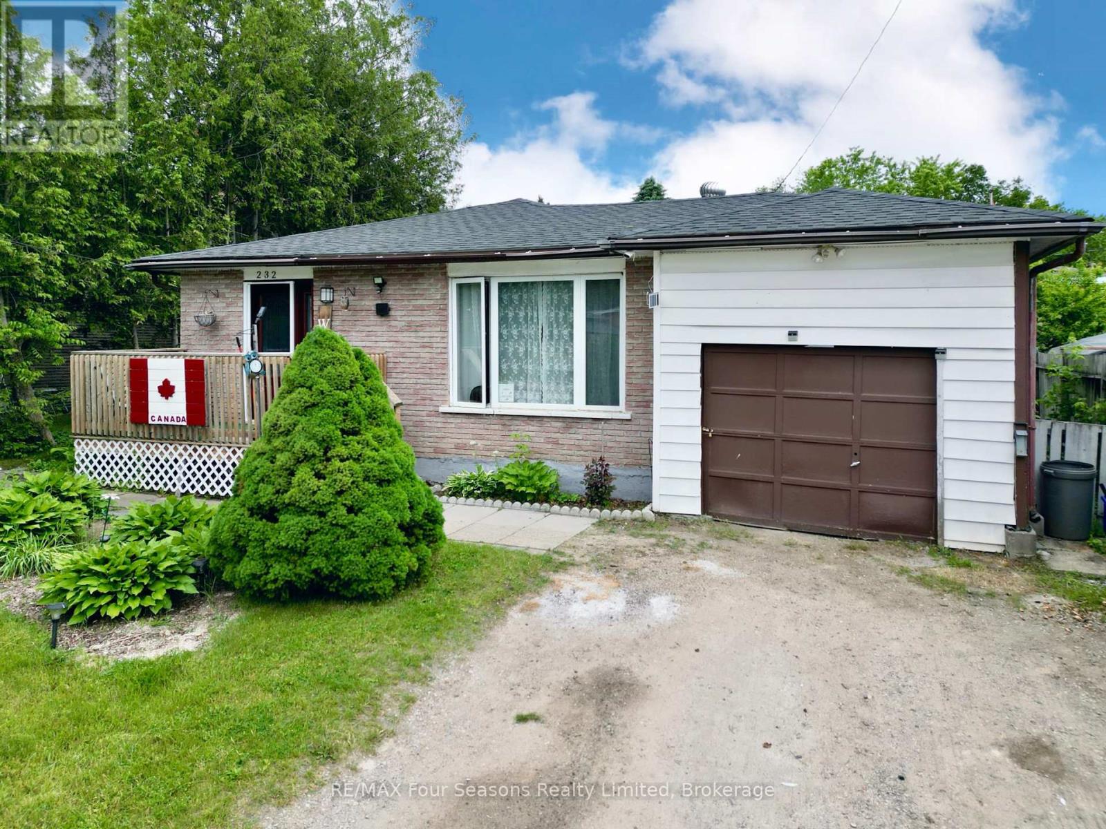 232 East Street, Clearview (Stayner), Ontario  L0M 1S0 - Photo 2 - S12219270