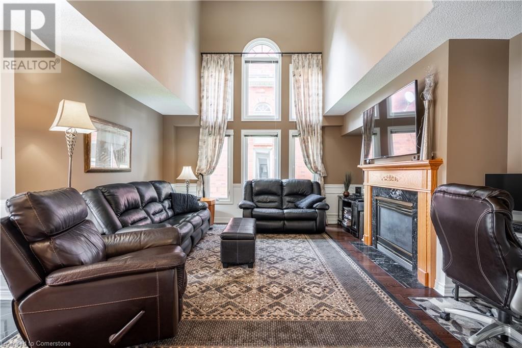 Property at 89 MEADOWLANDS Boulevard image 5