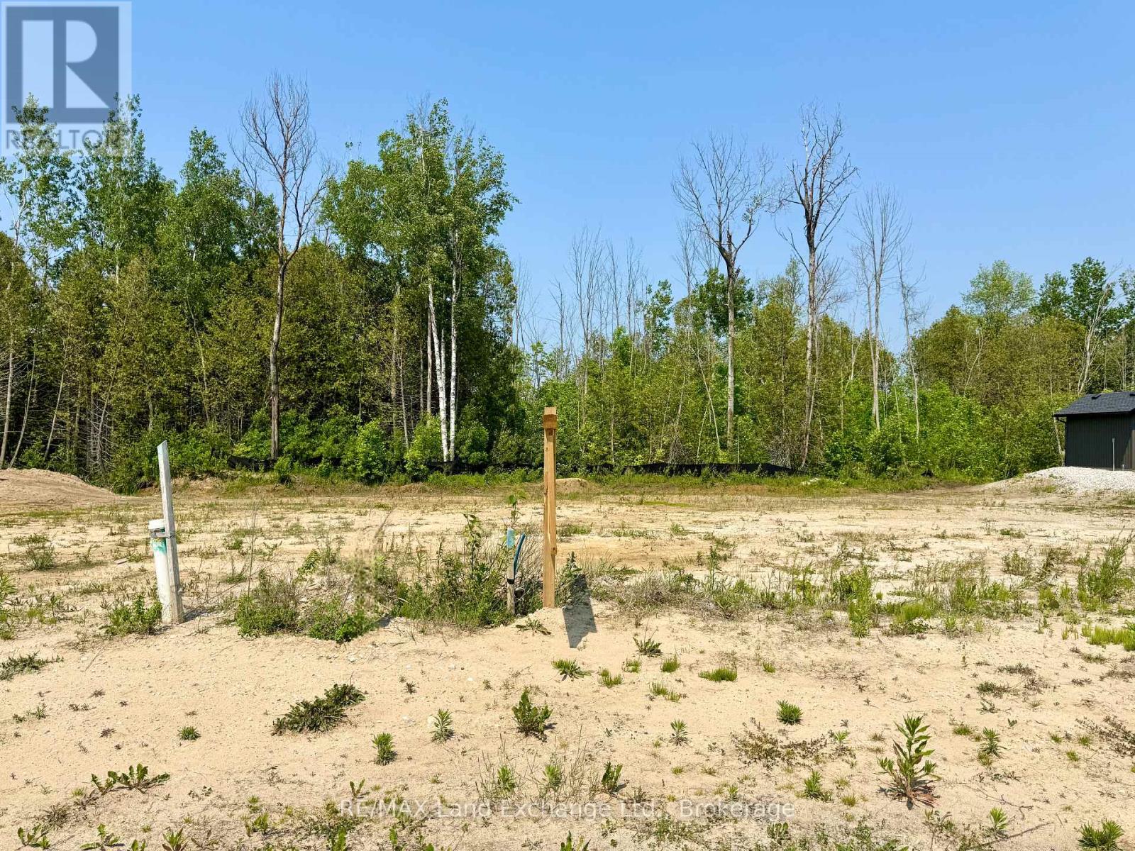 27 Lakeforest Drive, Saugeen Shores, Ontario  N0H 2L0 - Photo 8 - X12219188