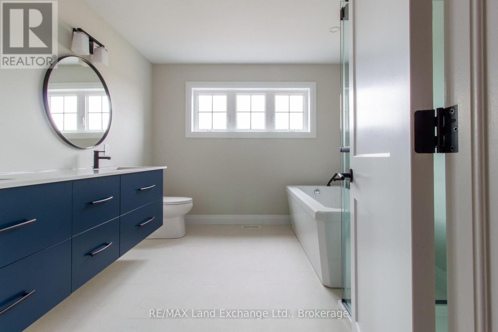 29 Lakeforest Drive, Saugeen Shores, Ontario  N0H 2L0 - Photo 22 - X12219192