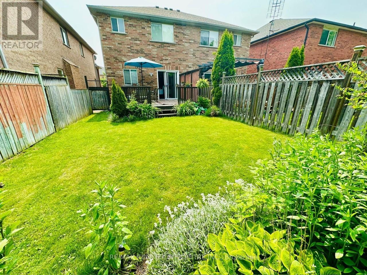 1793 Creek Way N, Burlington, Ontario  L7L 6R1 - Photo 46 - W12186305