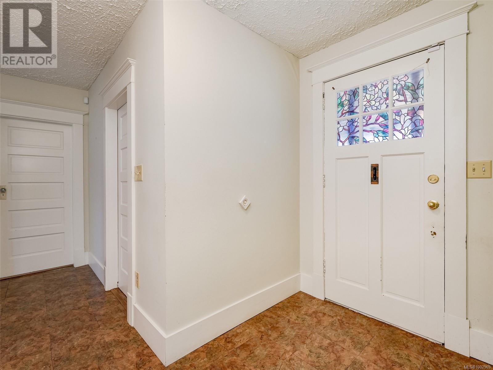 Property at 1530 Clive Dr image 5