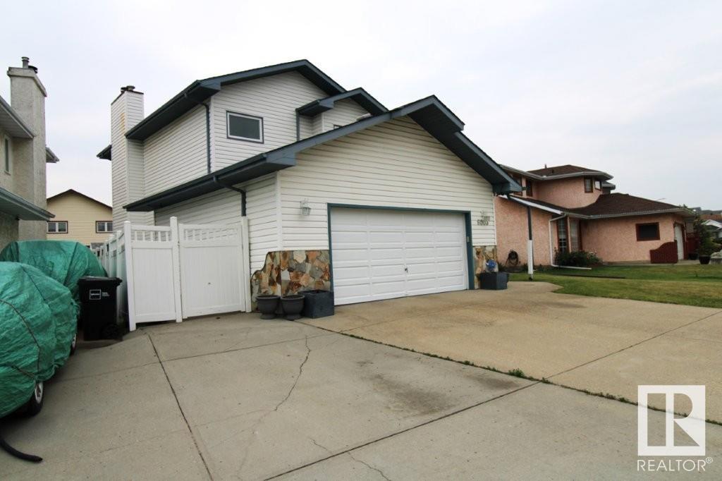 Property at 6003 156 AV NW image 4