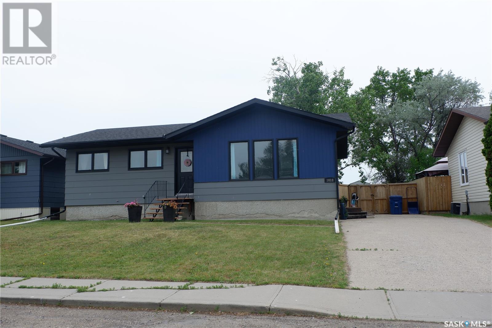 1018 Granville AVENUE, assiniboia, Saskatchewan