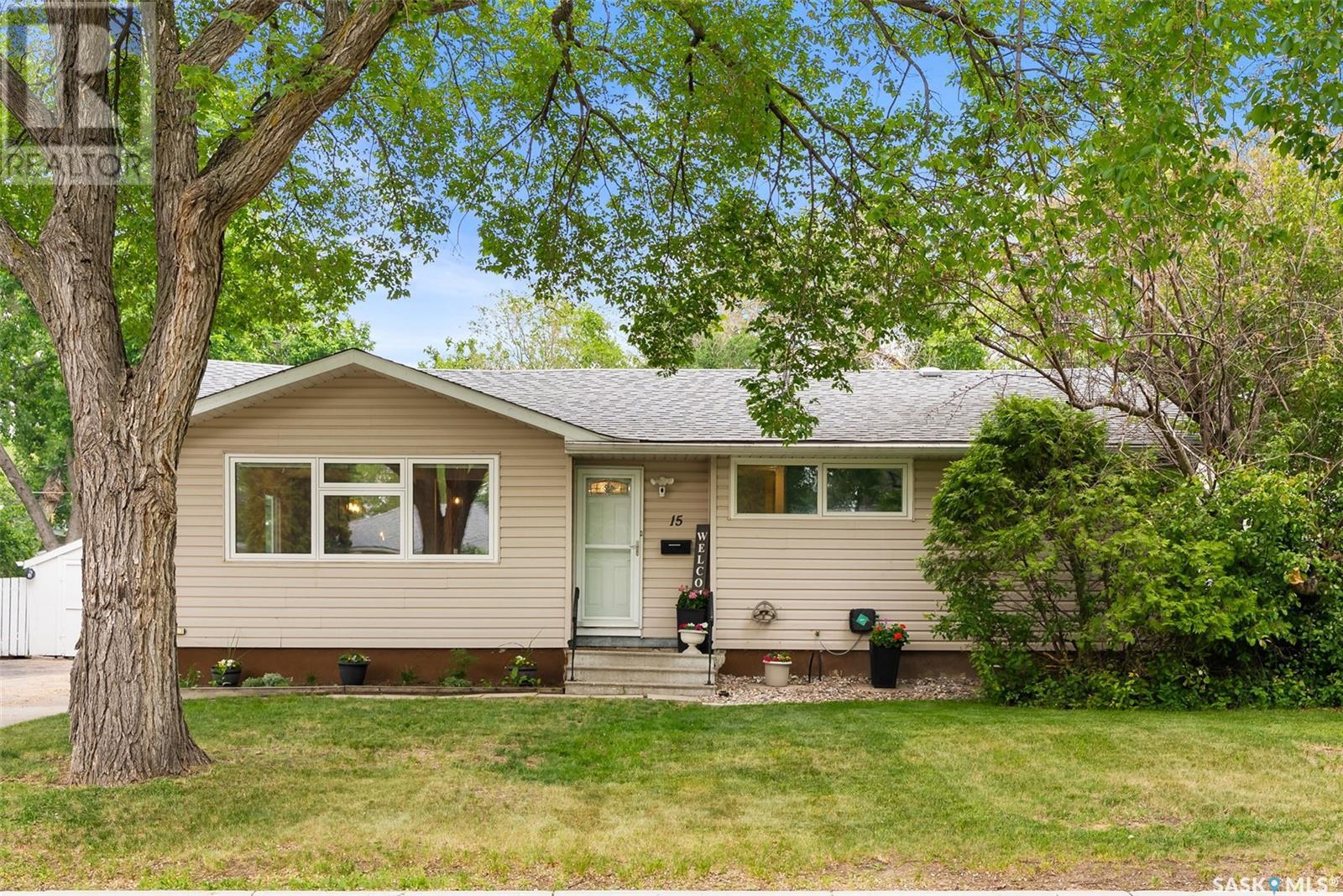 15 Hawthorne CRESCENT, regina, Saskatchewan