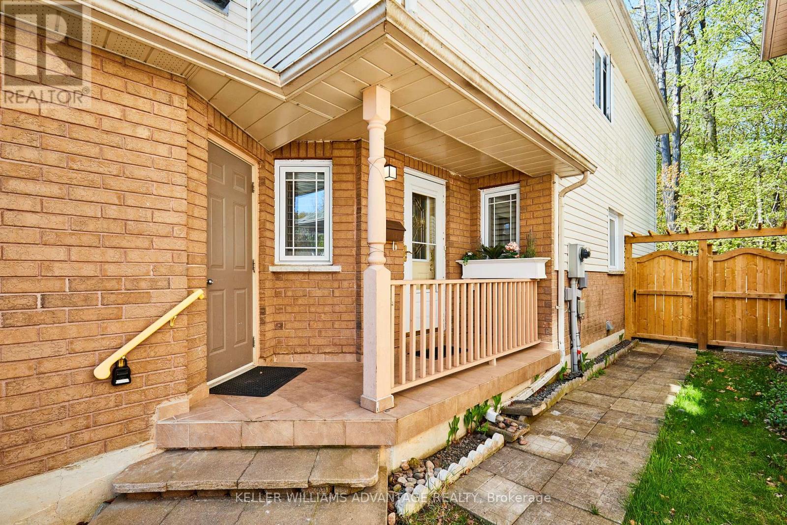 Property at 76 PIPERBROOK CRESCENT image 3