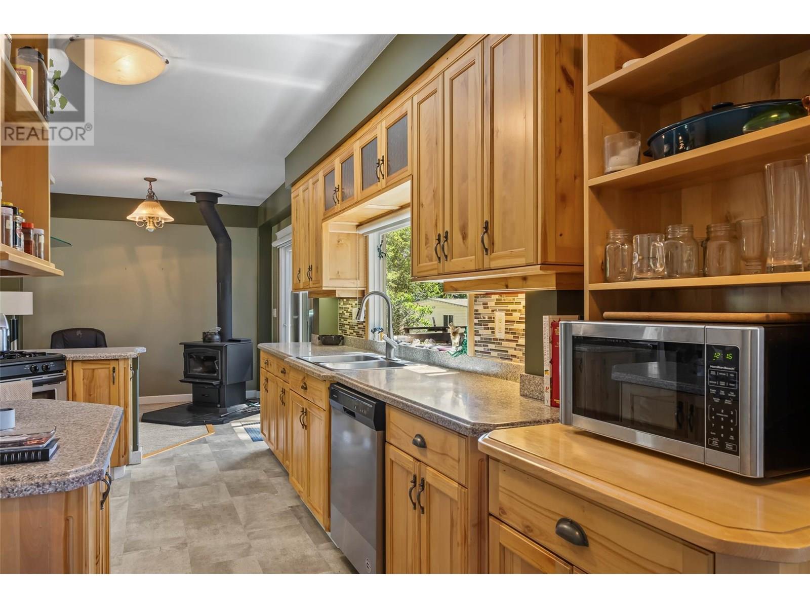 2292 OJIBWAY Road Kamloops Photo 8 2292 OJIBWAY Road Kamloops Photo 8