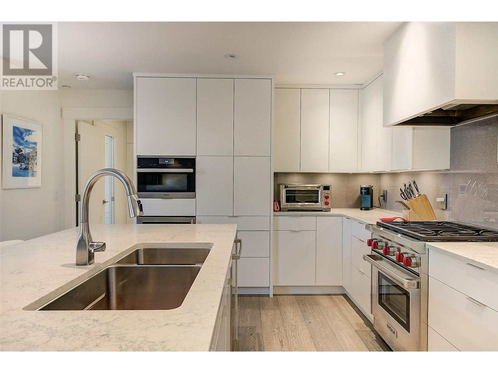 Property at 2901 Abbott Street Unit# 302 image 5