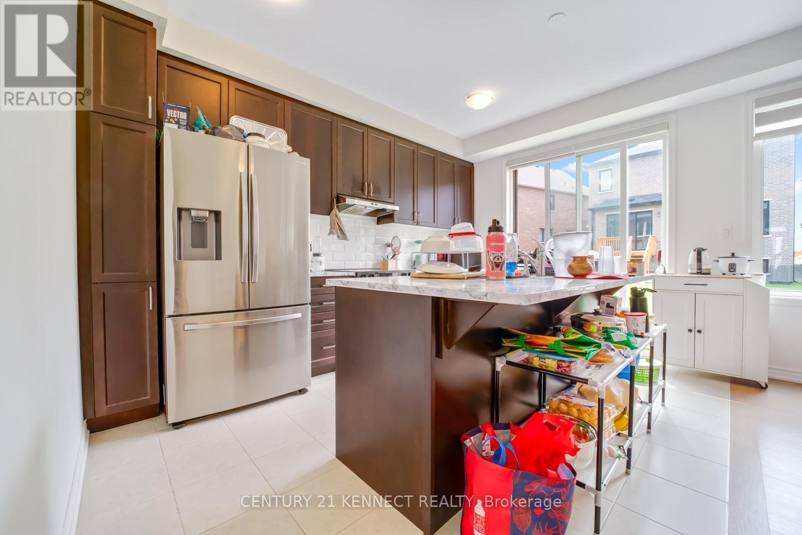 390 Madelaine Drive, Barrie, Ontario  L9J 0P4 - Photo 11 - S12219273