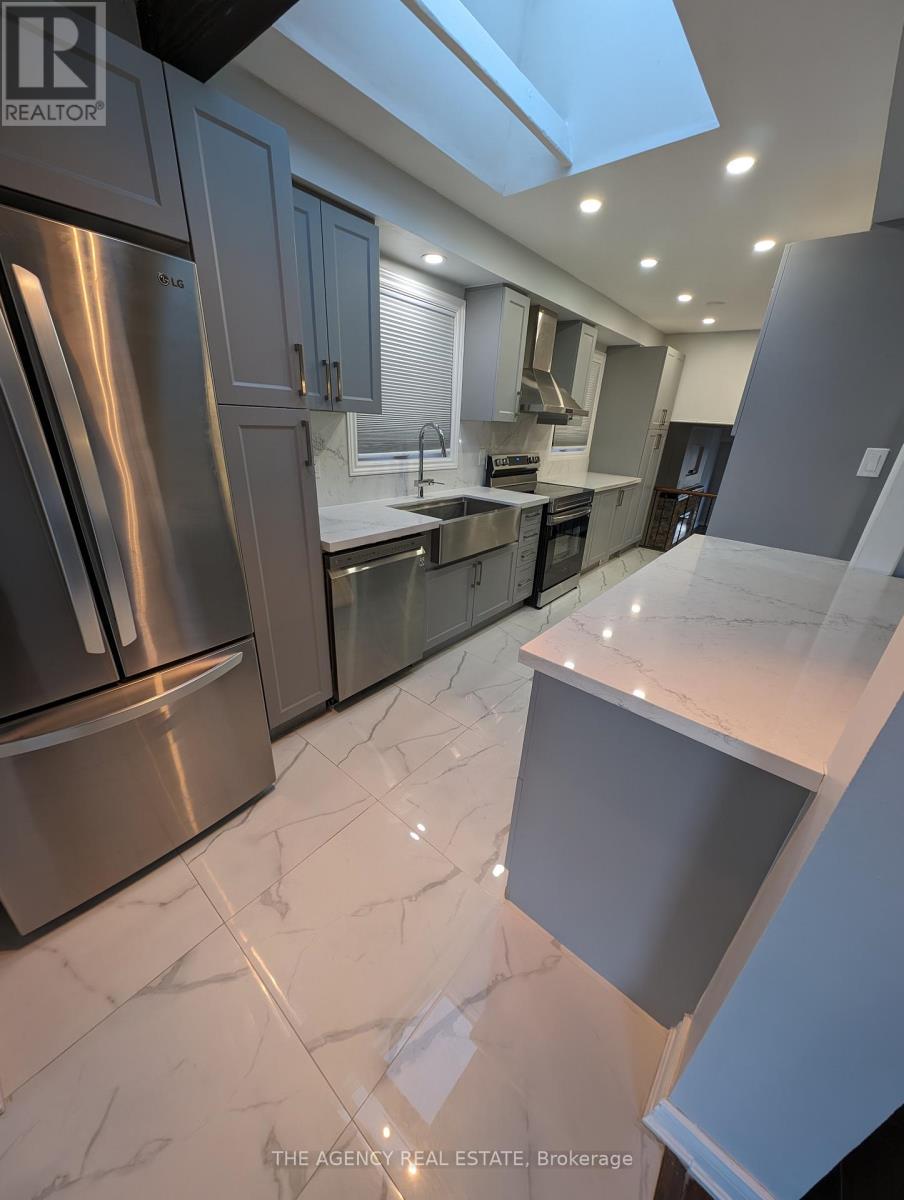 7285 Bendigo Circle, Mississauga (Meadowvale), Ontario  L5N 1Z4 - Photo 2 - W12219447