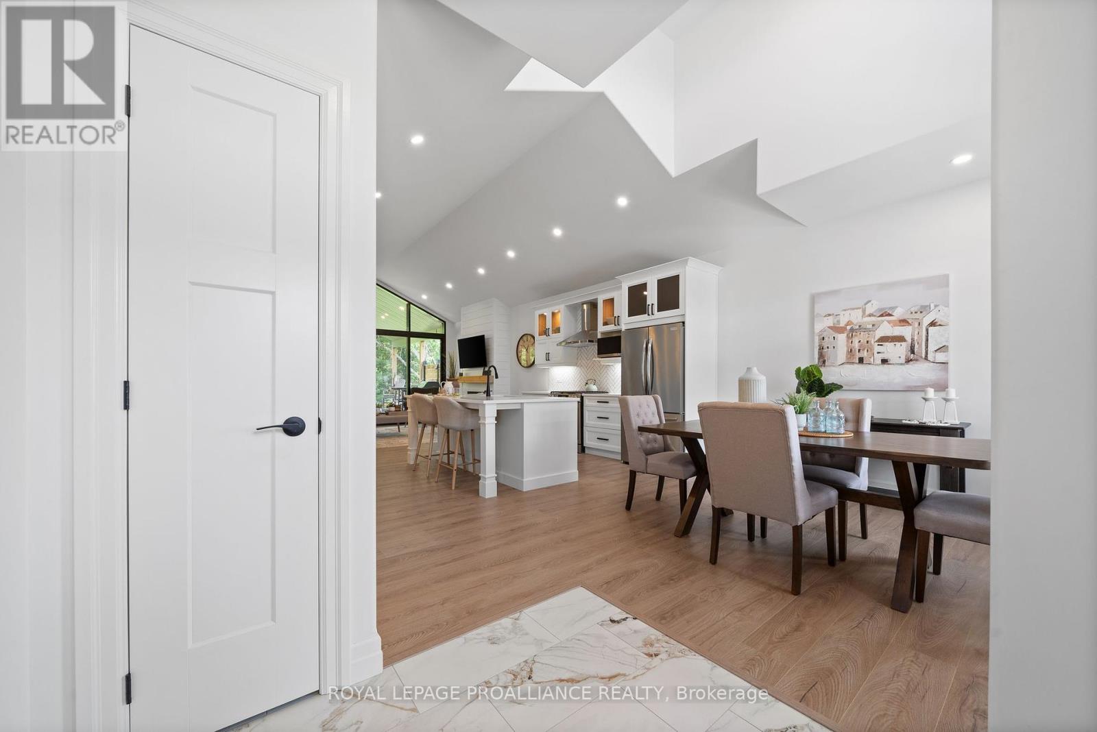 Property at 48 DEERVIEW DRIVE image 4