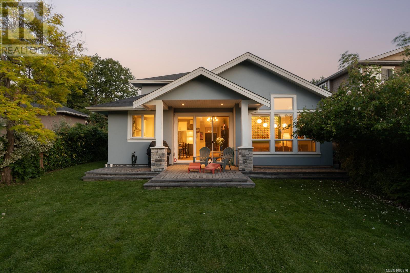 Property at 2044 Milton St image 3