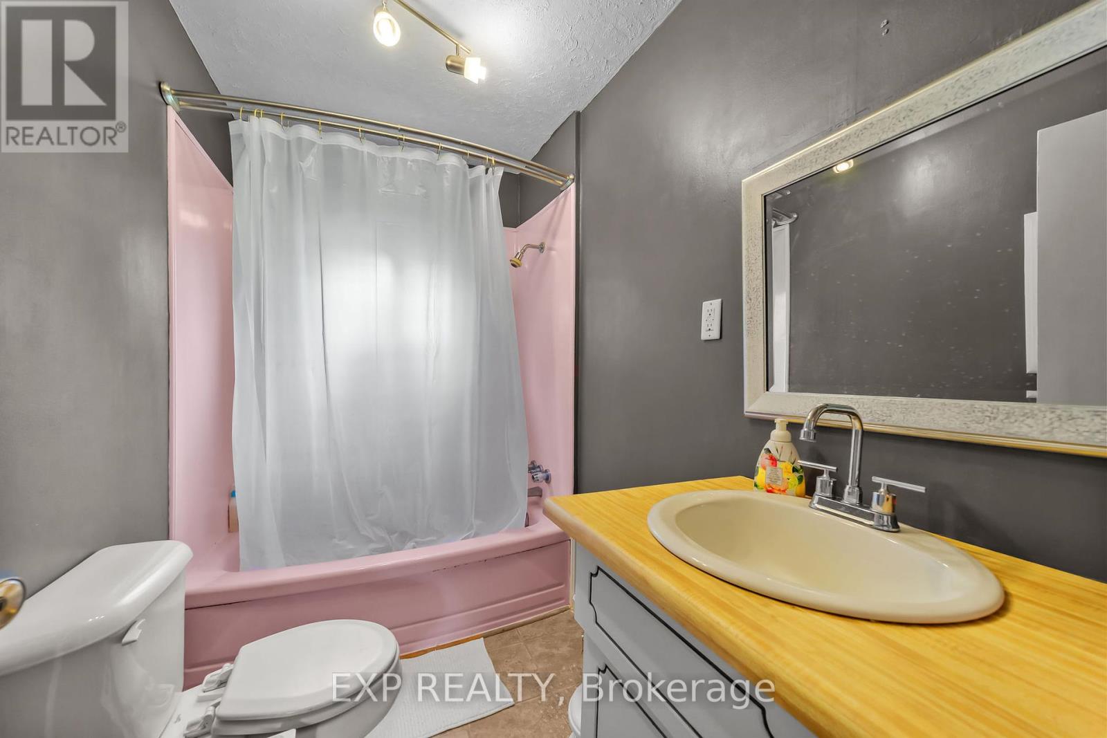 3109 Napperton Drive, Adelaide Metcalfe, Ontario  N7G 3H8 - Photo 16 - X12219390