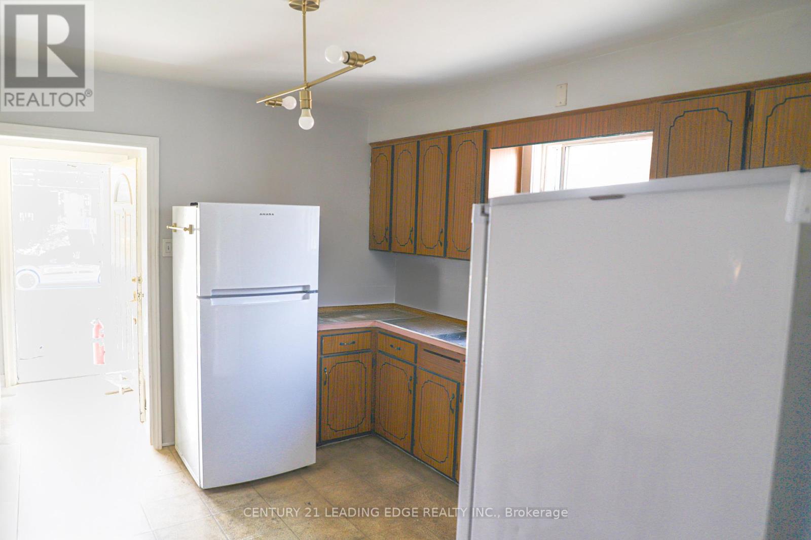 22 Katherine Road, Toronto (Downsview-Roding-Cfb), Ontario  M3K 1H9 - Photo 10 - W12218832