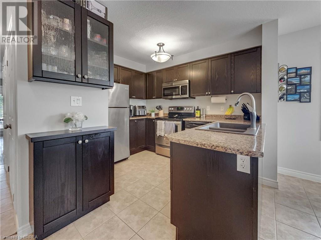 Property at 656 WOODLAWN Road E Unit# B image 3
