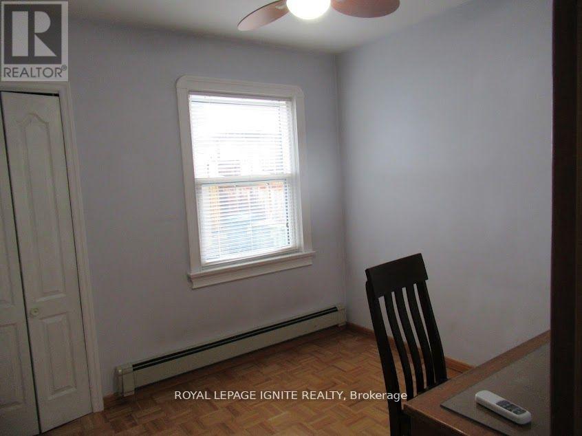 12 Stephen Drive, Toronto (Stonegate-Queensway), Ontario  M8Y 3M5 - Photo 8 - W12219182