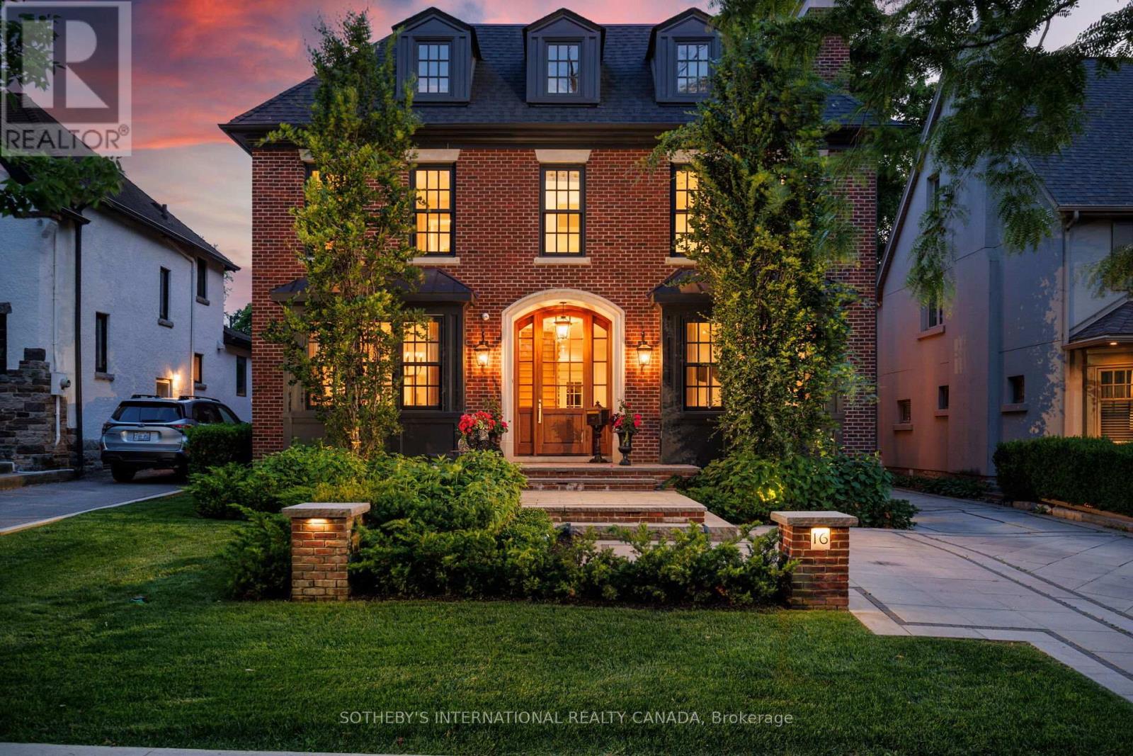 16 KINGSCOURT DRIVE, Toronto, Ontario