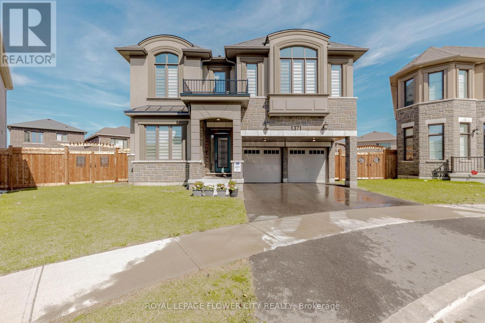 Property at 1371 LOBELIA CRESCENT image 2