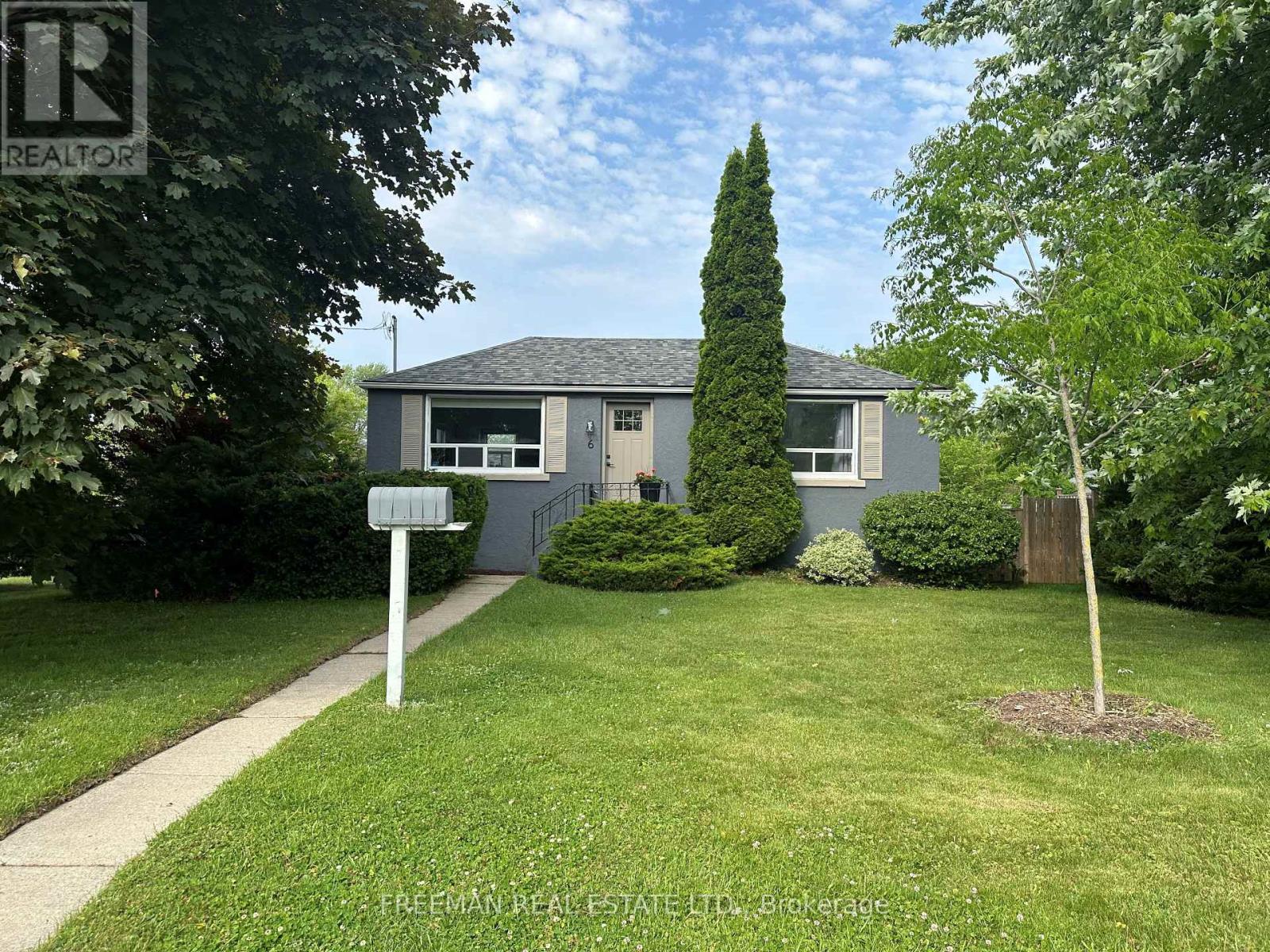 6 LLOYD GEORGE AVENUE, Toronto, Ontario