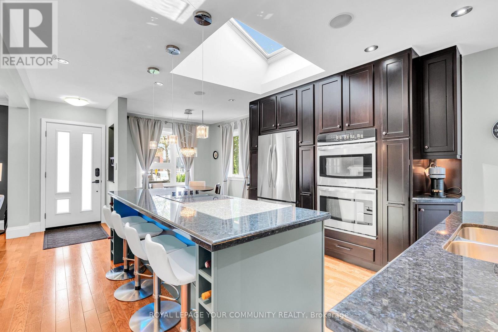 10 Connie Street, Toronto, Ontario  M6L 2J1 - Photo 3 - W12219369