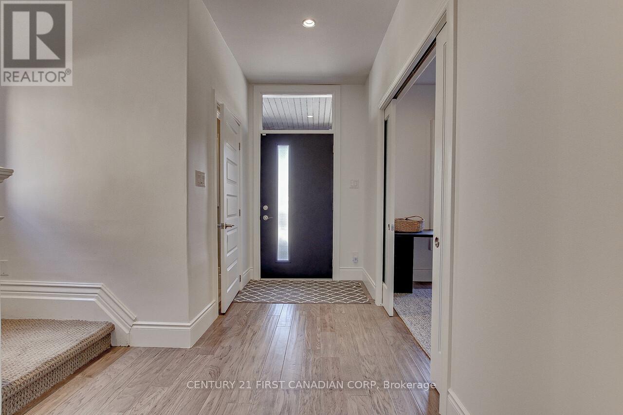 Property at 239 TECUMSEH AVENUE E image 4