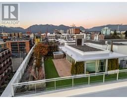 801 221 UNION STREET, Vancouver, British Columbia